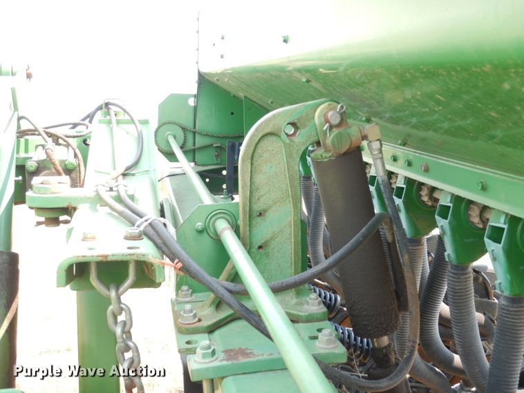 image for item DG0818 1997 John Deere 455  grain drill