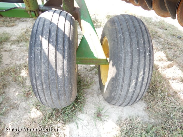 image for item DG0818 1997 John Deere 455  grain drill