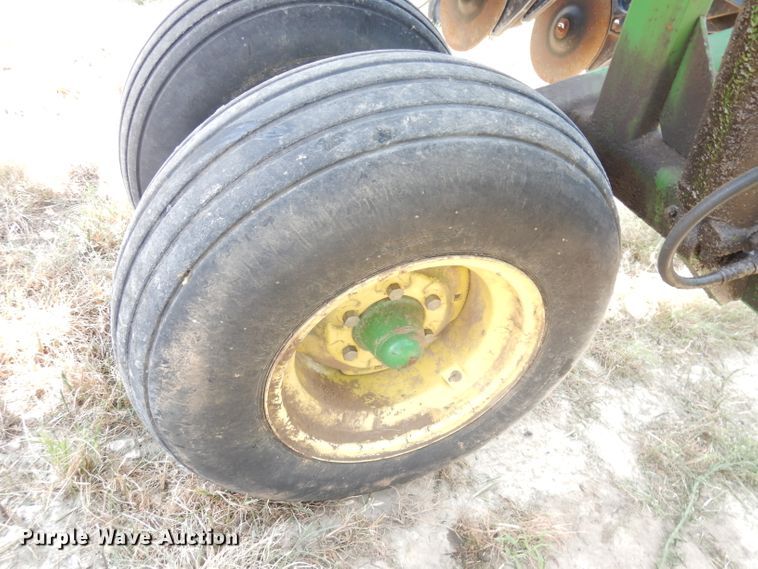 image for item DG0818 1997 John Deere 455  grain drill