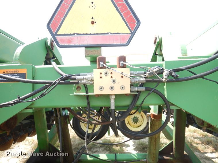 image for item DG0818 1997 John Deere 455  grain drill