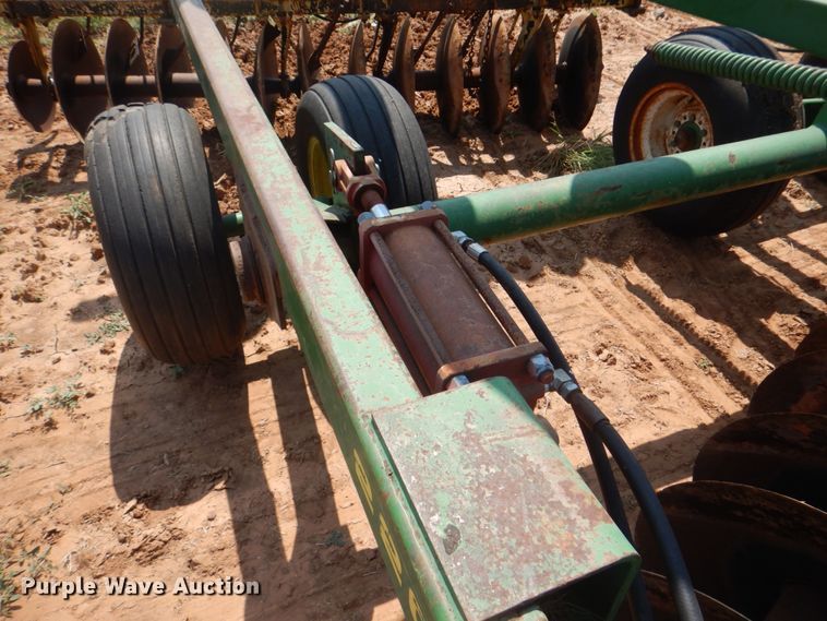 image for item DH7278 John Deere 220  double off-set disk