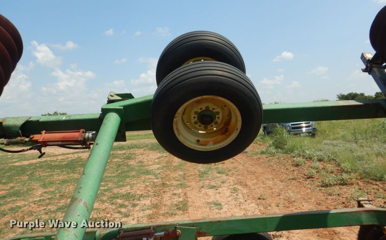 image for item DH7278 John Deere 220  double off-set disk