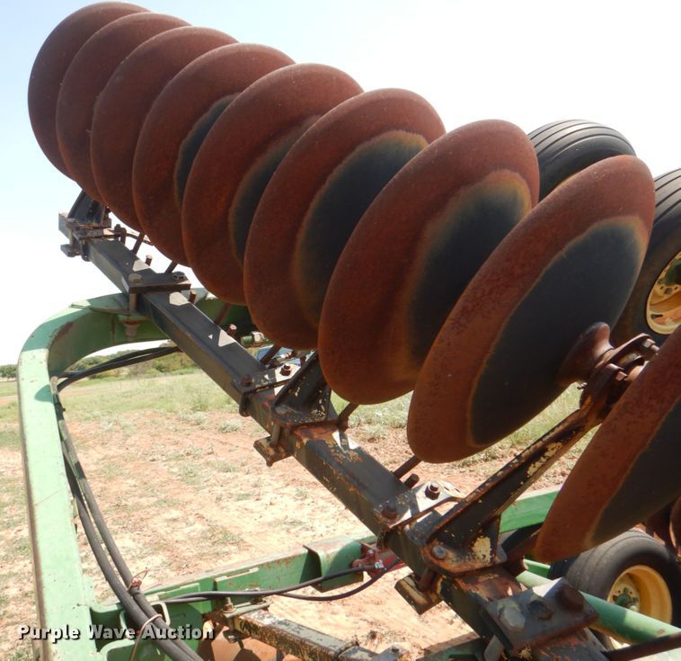 image for item DH7278 John Deere 220  double off-set disk