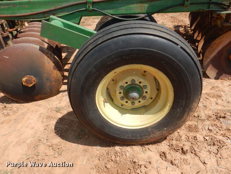 image for item DH7278 John Deere 220  double off-set disk