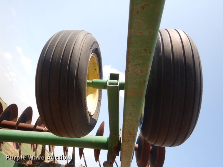 image for item DH7278 John Deere 220  double off-set disk