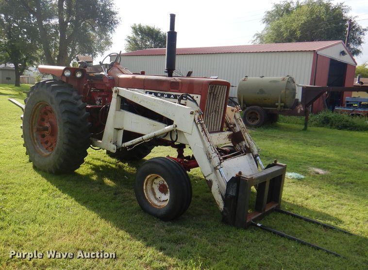 image for item DI5281 1964 Farmall 706  tractor