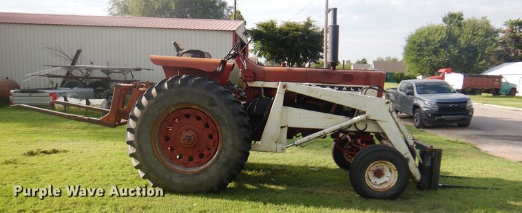 image for item DI5281 1964 Farmall 706  tractor