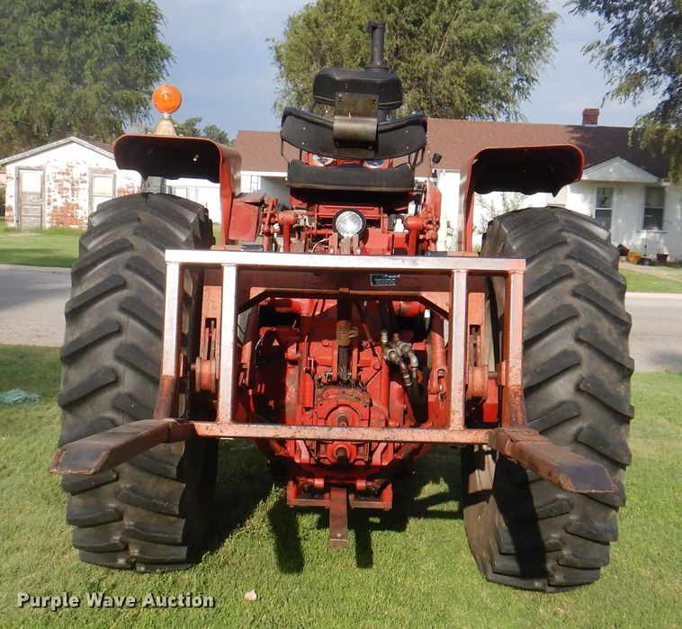 image for item DI5281 1964 Farmall 706  tractor