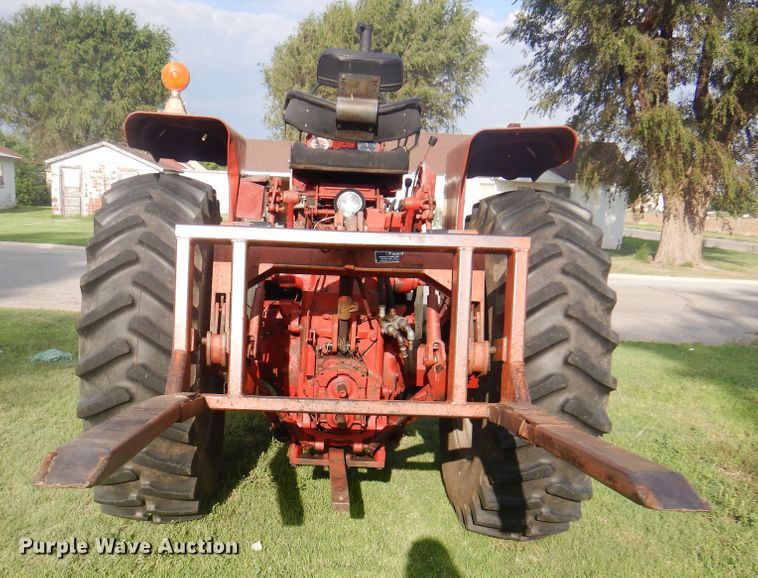 image for item DI5281 1964 Farmall 706  tractor