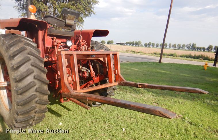 image for item DI5281 1964 Farmall 706  tractor