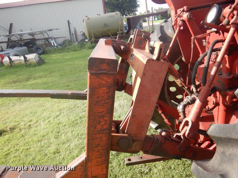 image for item DI5281 1964 Farmall 706  tractor