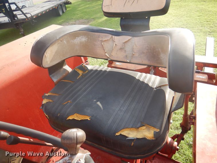 image for item DI5281 1964 Farmall 706  tractor