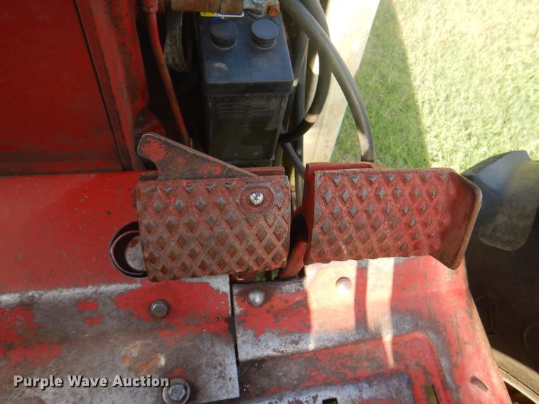 image for item DI5281 1964 Farmall 706  tractor