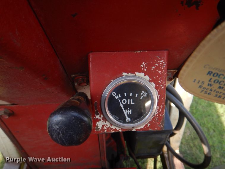 image for item DI5281 1964 Farmall 706  tractor