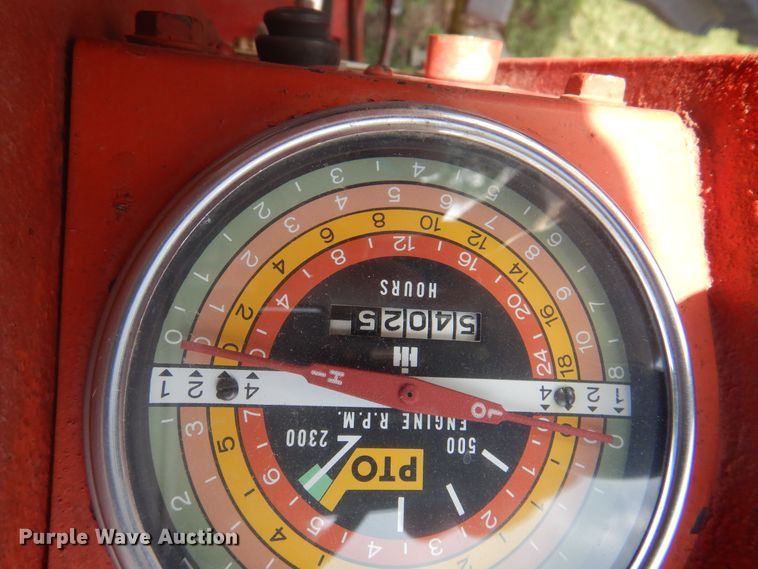 image for item DI5281 1964 Farmall 706  tractor