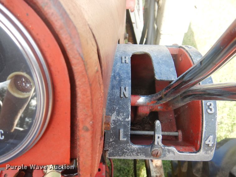image for item DI5281 1964 Farmall 706  tractor
