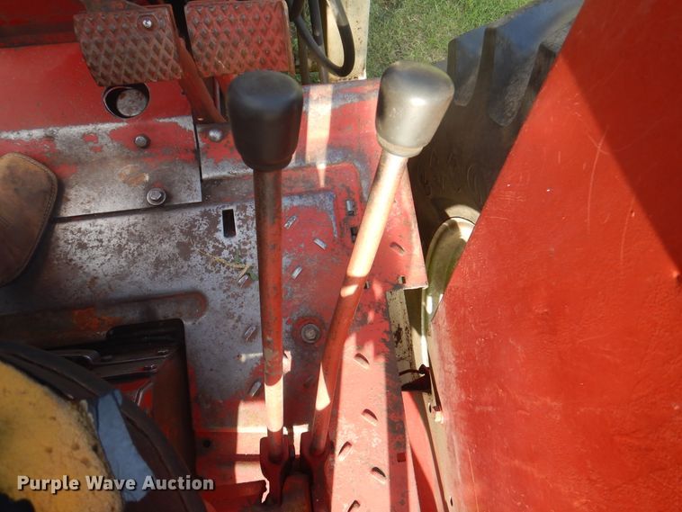 image for item DI5281 1964 Farmall 706  tractor