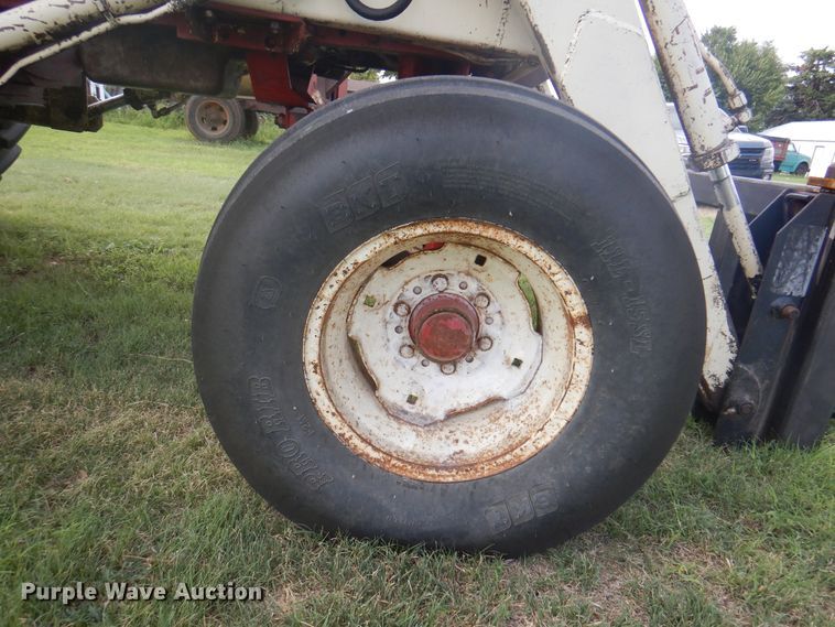 image for item DI5281 1964 Farmall 706  tractor