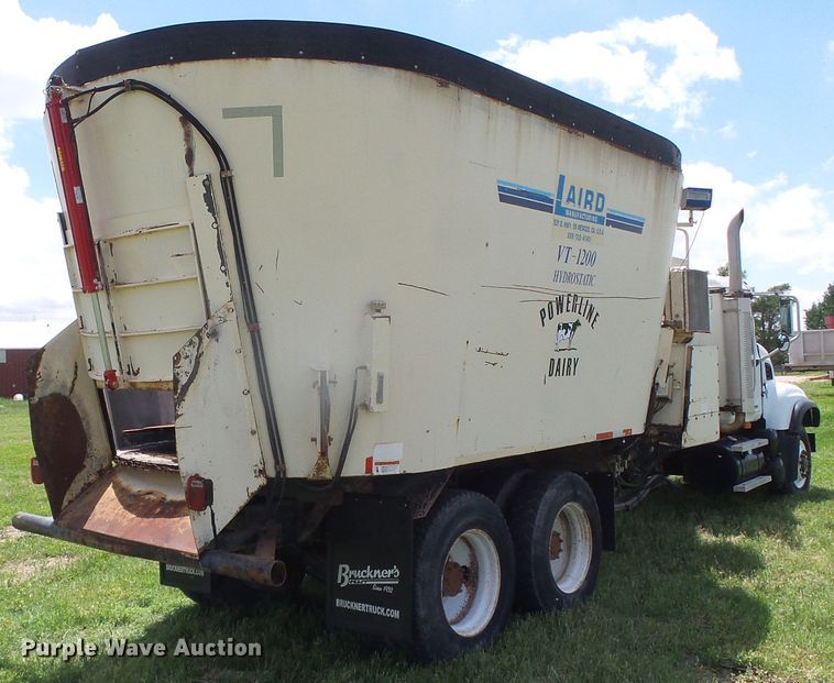 image for item DI5621 2005 Mack CV713 Granite  feed mixer truck