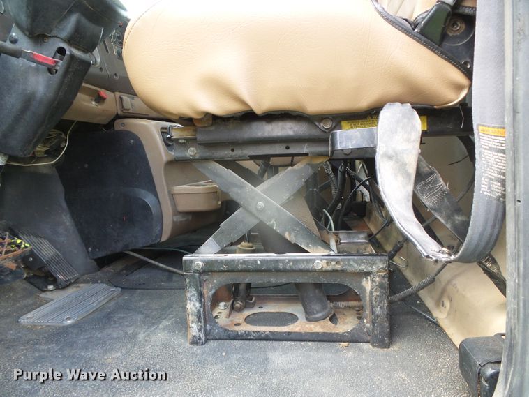 image for item DI5621 2005 Mack CV713 Granite  feed mixer truck