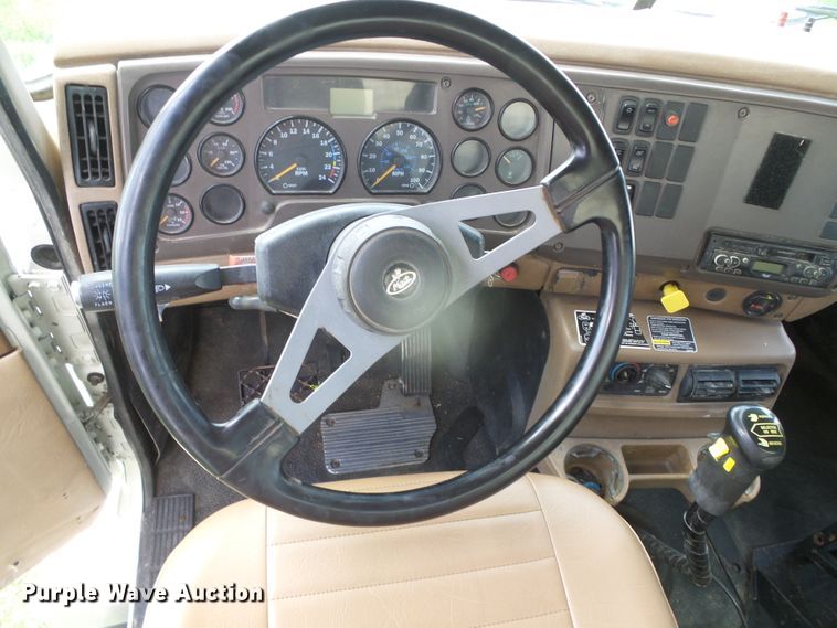 image for item DI5621 2005 Mack CV713 Granite  feed mixer truck