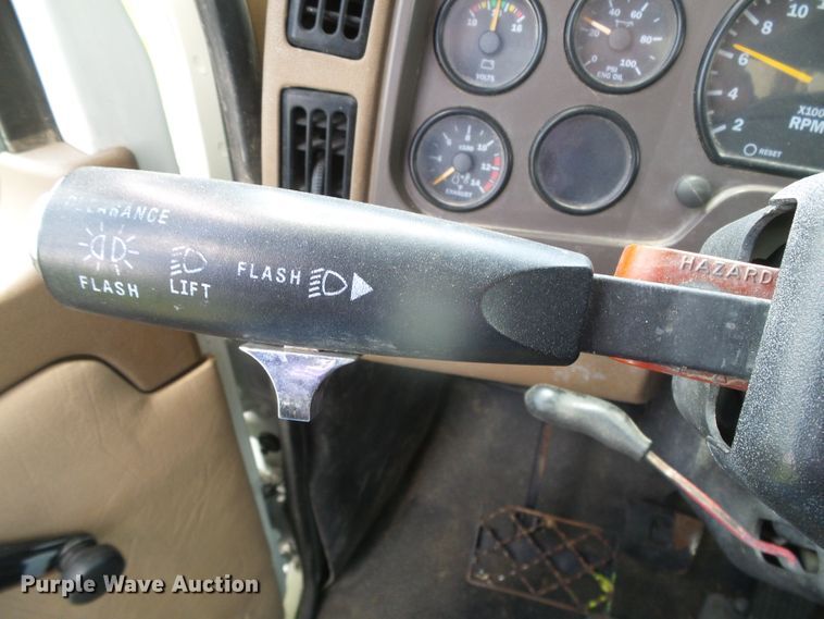 image for item DI5621 2005 Mack CV713 Granite  feed mixer truck