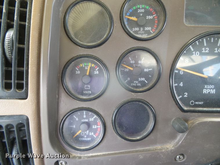 image for item DI5621 2005 Mack CV713 Granite  feed mixer truck