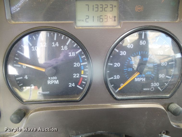 image for item DI5621 2005 Mack CV713 Granite  feed mixer truck