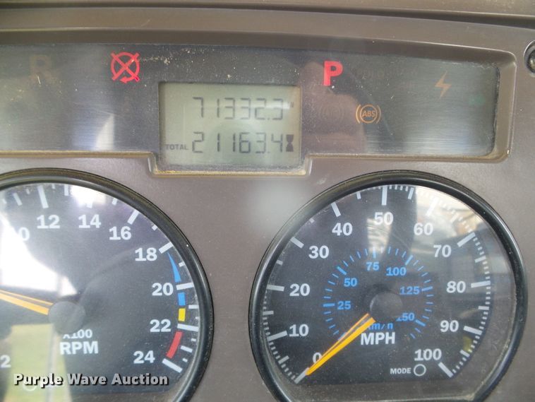 image for item DI5621 2005 Mack CV713 Granite  feed mixer truck