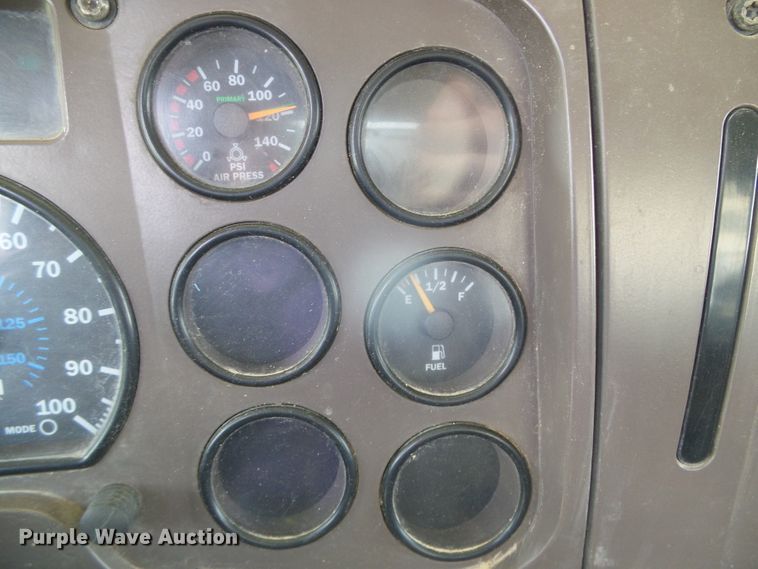 image for item DI5621 2005 Mack CV713 Granite  feed mixer truck