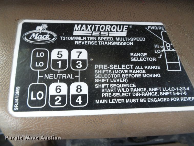 image for item DI5621 2005 Mack CV713 Granite  feed mixer truck