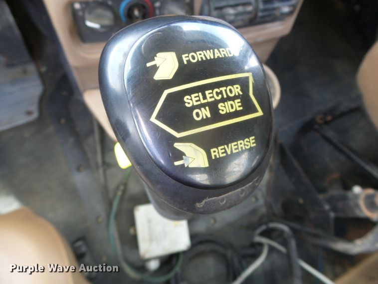 image for item DI5621 2005 Mack CV713 Granite  feed mixer truck