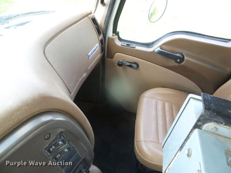 image for item DI5621 2005 Mack CV713 Granite  feed mixer truck