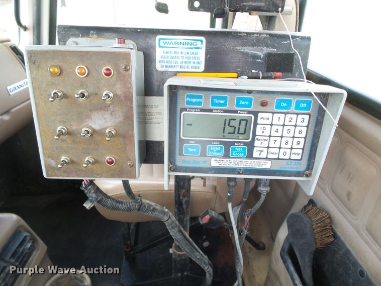 image for item DI5621 2005 Mack CV713 Granite  feed mixer truck