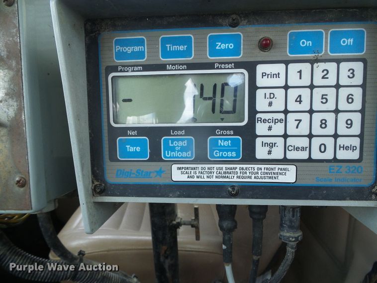 image for item DI5621 2005 Mack CV713 Granite  feed mixer truck