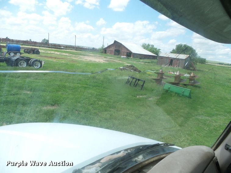 image for item DI5621 2005 Mack CV713 Granite  feed mixer truck