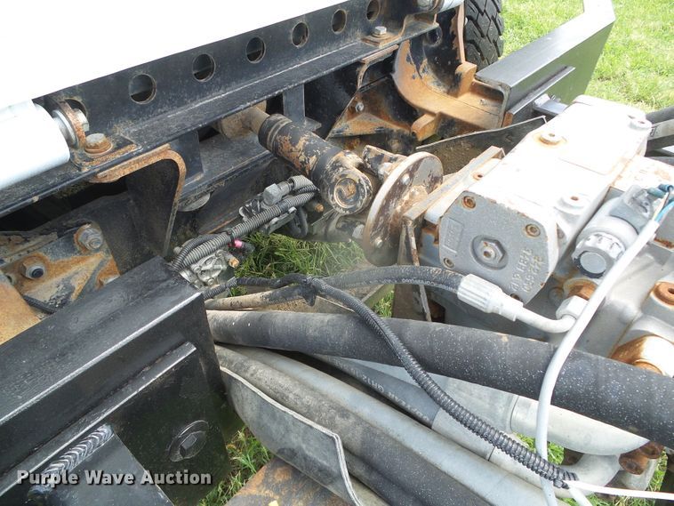 image for item DI5621 2005 Mack CV713 Granite  feed mixer truck