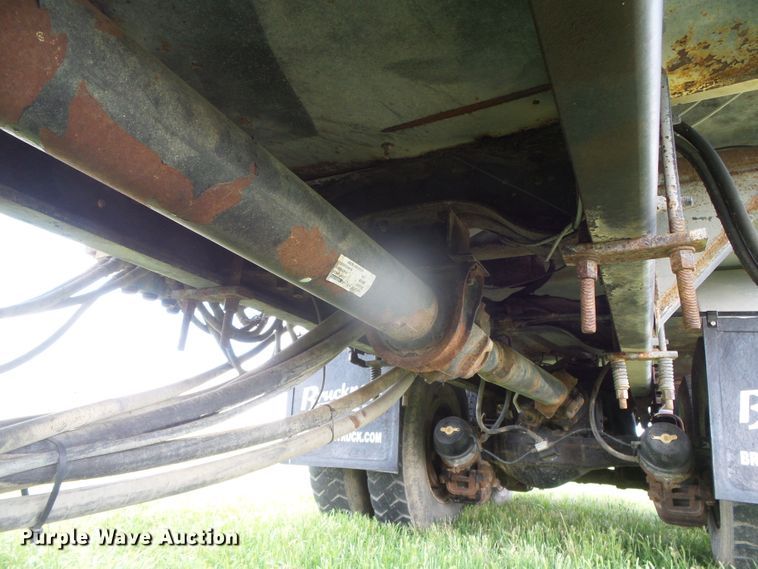 image for item DI5621 2005 Mack CV713 Granite  feed mixer truck