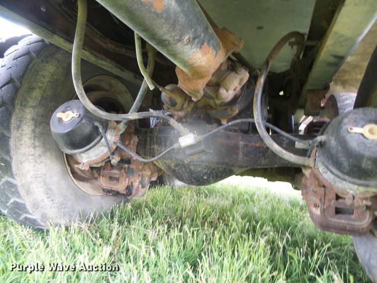 image for item DI5621 2005 Mack CV713 Granite  feed mixer truck