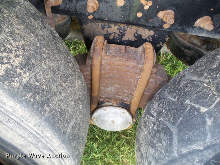 image for item DI5621 2005 Mack CV713 Granite  feed mixer truck