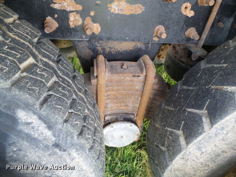 image for item DI5621 2005 Mack CV713 Granite  feed mixer truck