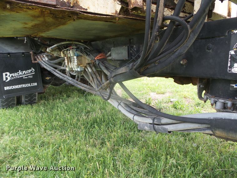 image for item DI5621 2005 Mack CV713 Granite  feed mixer truck