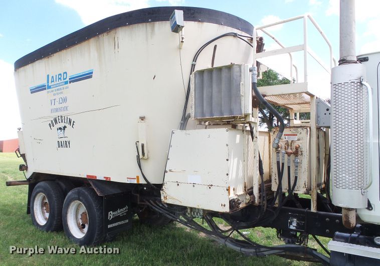 image for item DI5621 2005 Mack CV713 Granite  feed mixer truck