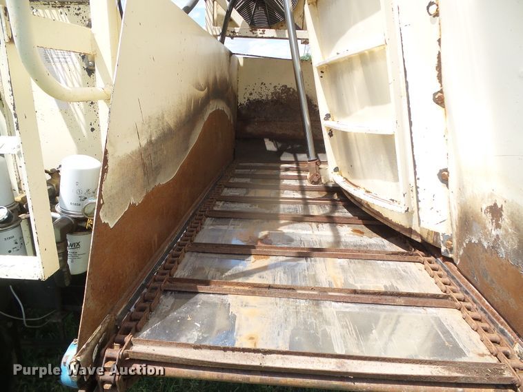 image for item DI5621 2005 Mack CV713 Granite  feed mixer truck