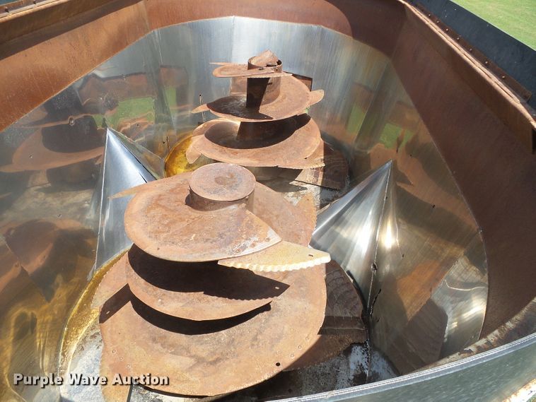 image for item DI5621 2005 Mack CV713 Granite  feed mixer truck