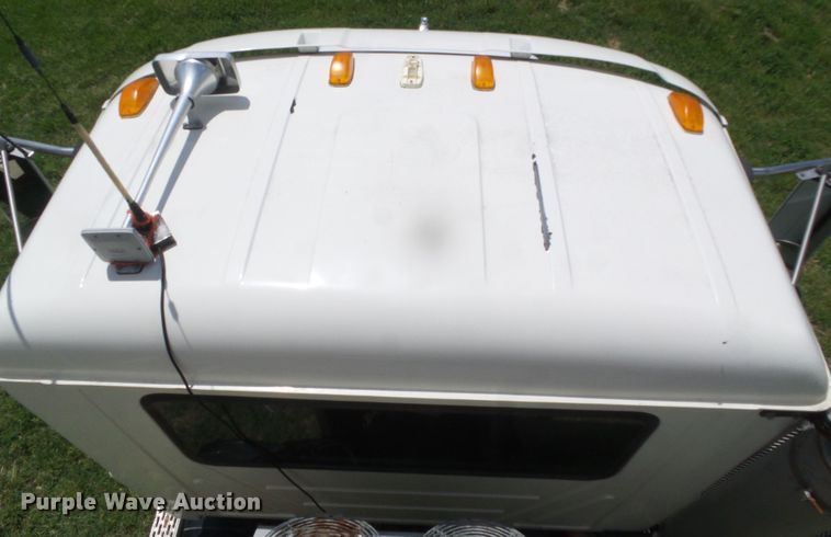 image for item DI5621 2005 Mack CV713 Granite  feed mixer truck