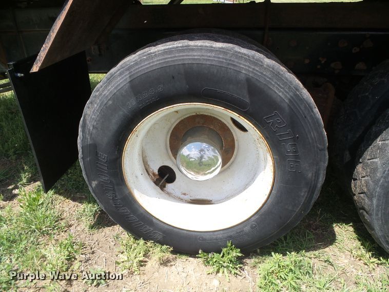 image for item DI5621 2005 Mack CV713 Granite  feed mixer truck