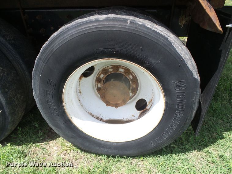 image for item DI5621 2005 Mack CV713 Granite  feed mixer truck