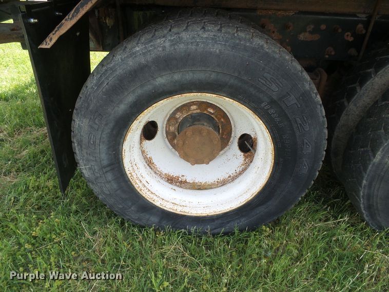 image for item DI5621 2005 Mack CV713 Granite  feed mixer truck