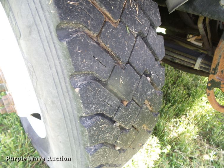 image for item DI5621 2005 Mack CV713 Granite  feed mixer truck